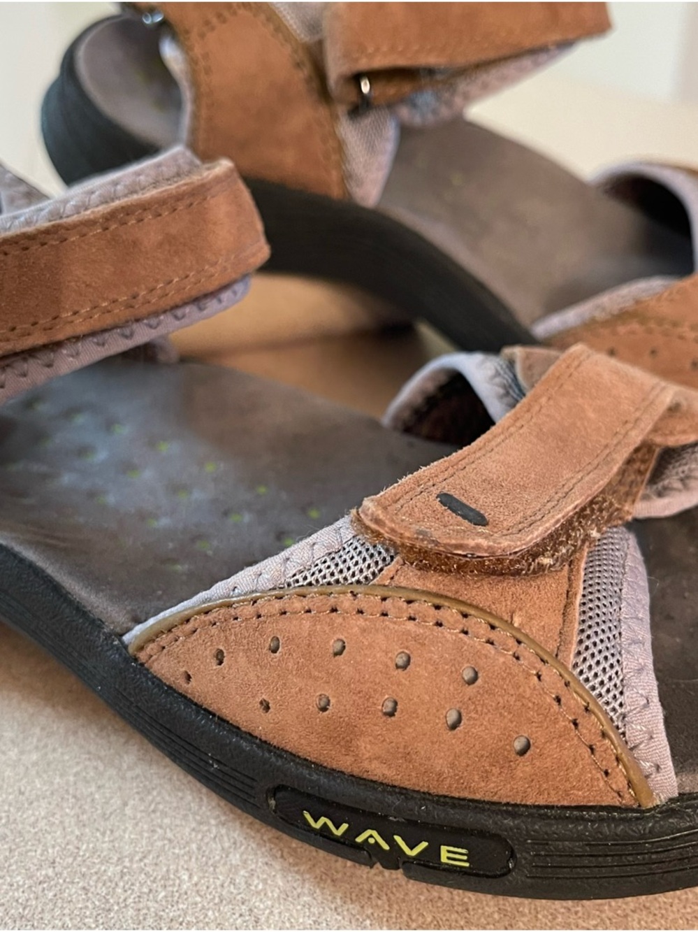 Clarks Wavewalk Women's Sandals
- Size 8M - Picture 2 of 6